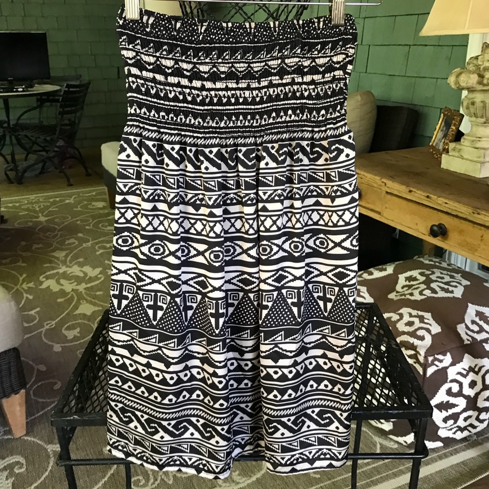 Black and tan strapless dress by POSH. Small